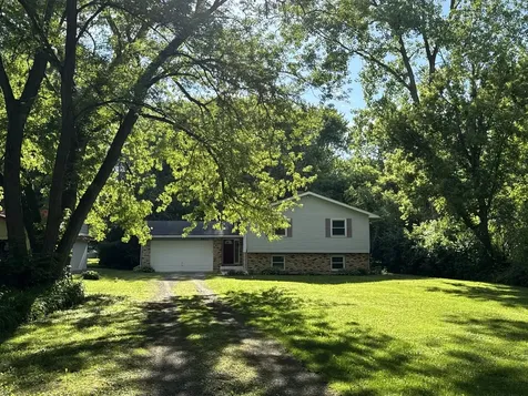 8421 Hickory Nut Grove Road Cary IL 60013