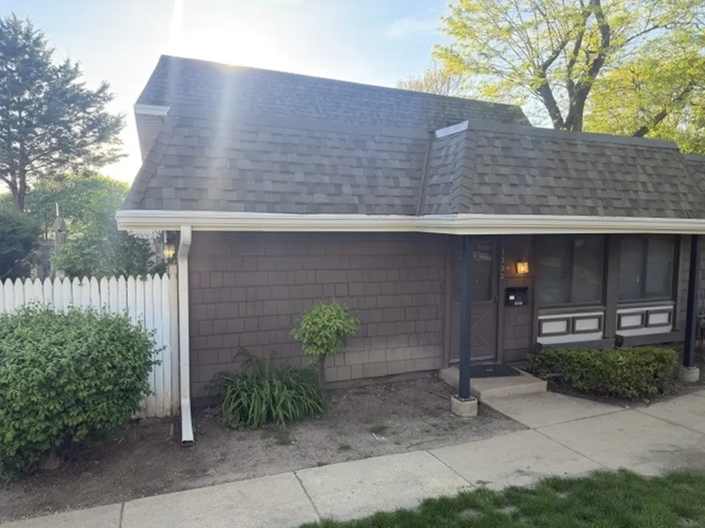 1333 Court Leona Hanover Park IL 60133