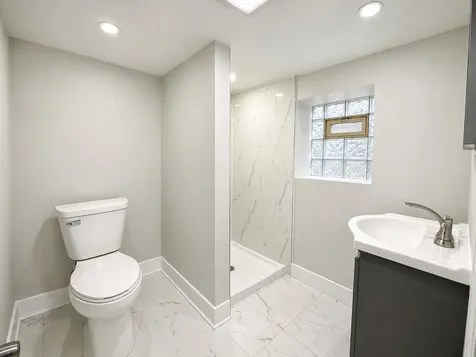 12253 South Peoria Street Chicago IL 60643