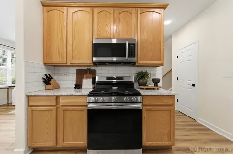 386 Risen Star Lane Oswego IL 60543