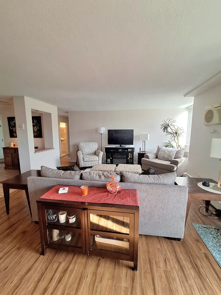 2211 South Stewart Avenue Lombard IL 60148