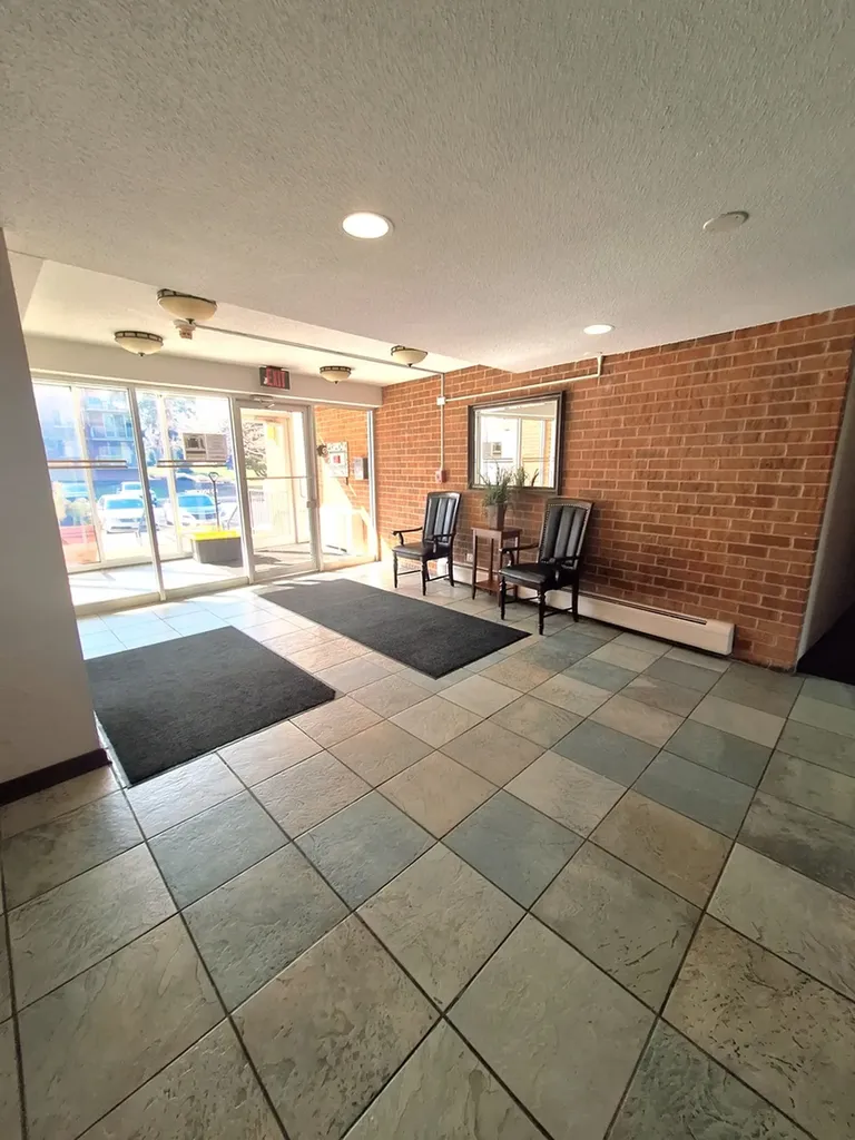 2211 South Stewart Avenue Lombard IL 60148