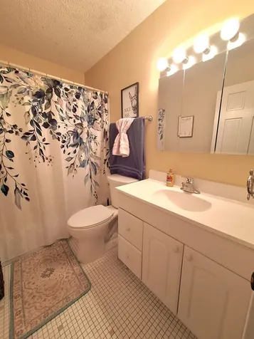 2211 South Stewart Avenue Lombard IL 60148