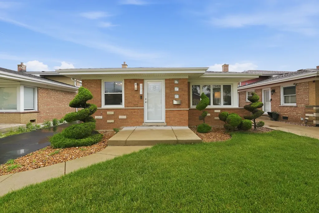 8638 South Keeler Avenue Chicago IL 60652