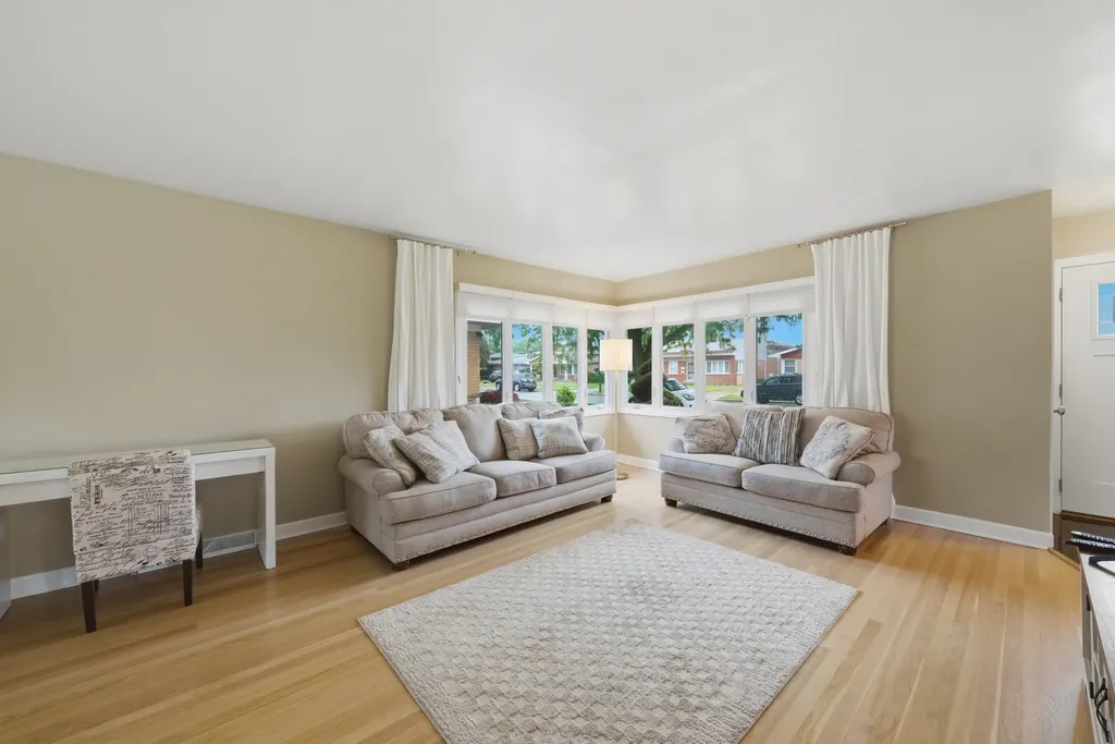 8638 South Keeler Avenue Chicago IL 60652