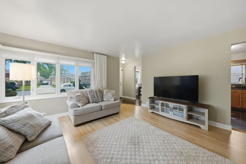 8638 South Keeler Avenue Chicago IL 60652