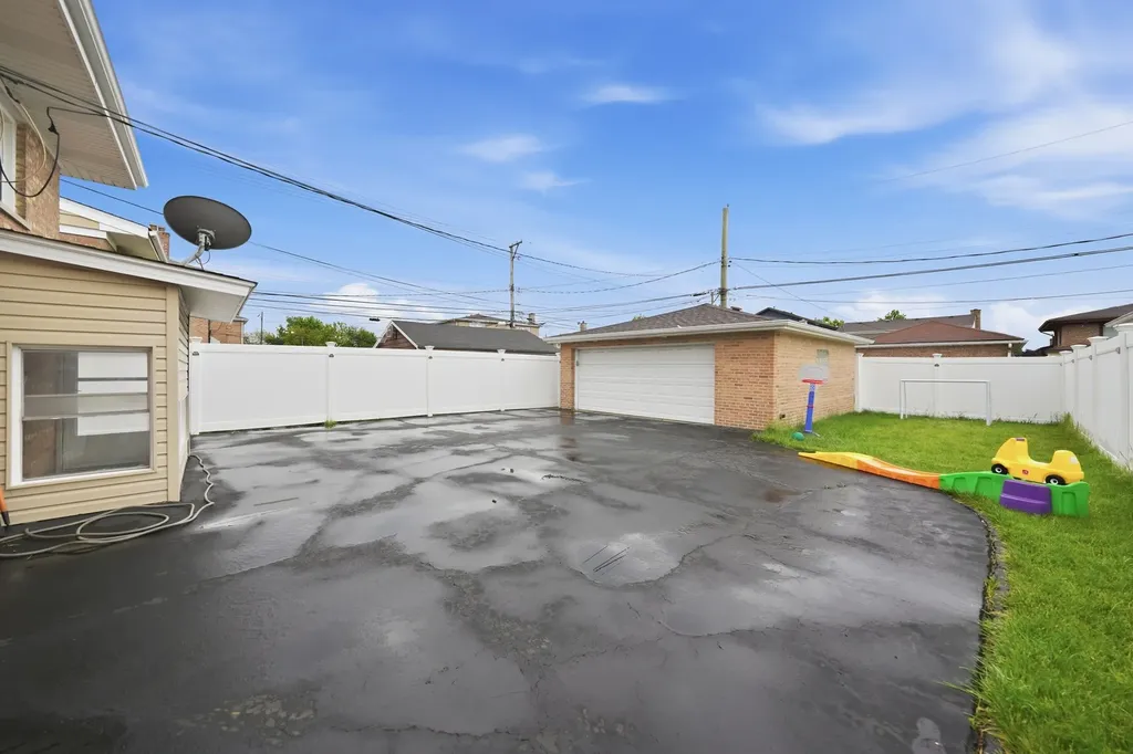 8638 South Keeler Avenue Chicago IL 60652