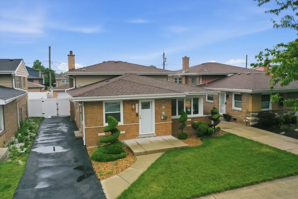 8638 South Keeler Avenue Chicago IL 60652