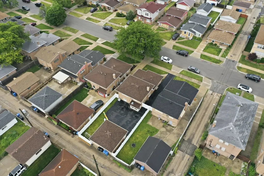 8638 South Keeler Avenue Chicago IL 60652