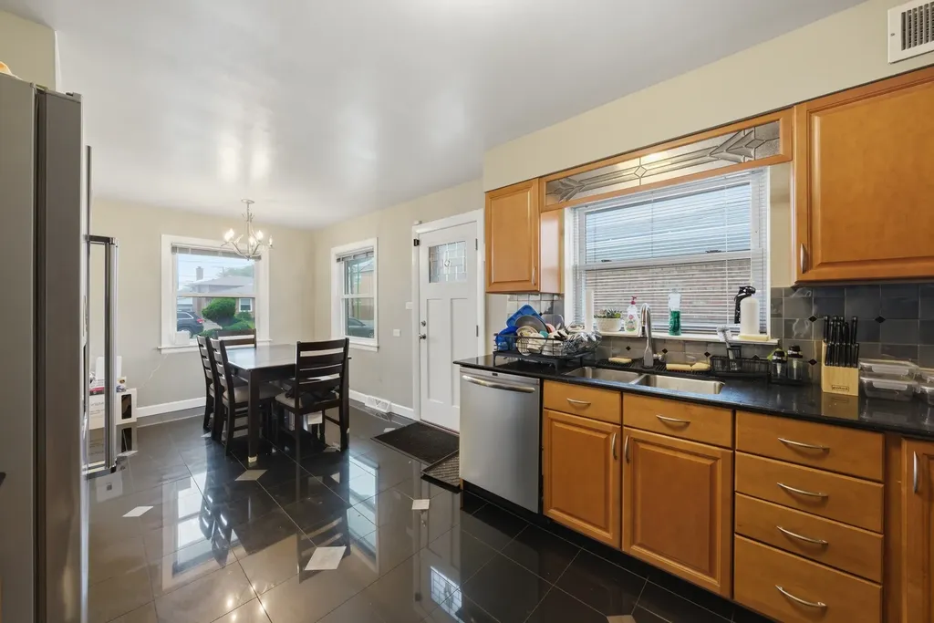 8638 South Keeler Avenue Chicago IL 60652