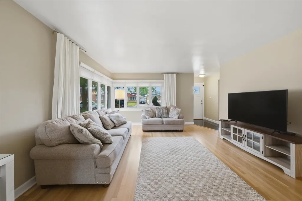 8638 South Keeler Avenue Chicago IL 60652