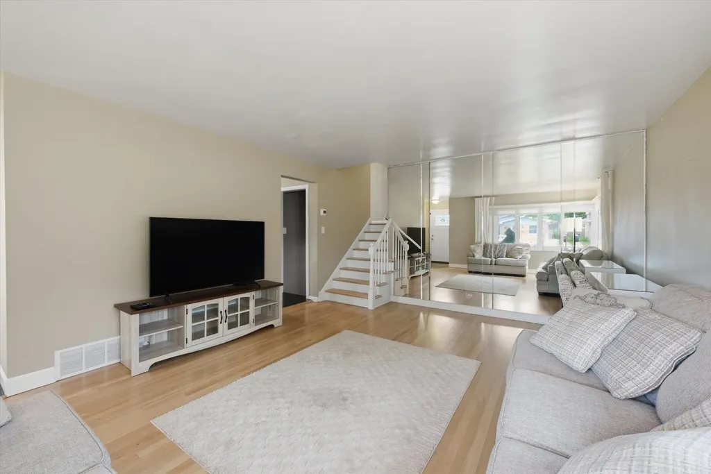 8638 South Keeler Avenue Chicago IL 60652