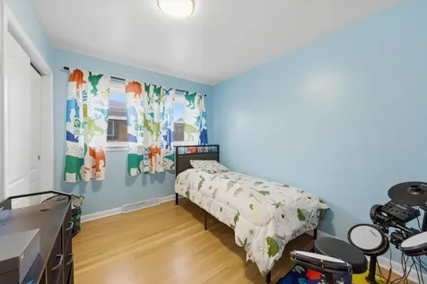 8638 South Keeler Avenue Chicago IL 60652