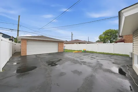 8638 South Keeler Avenue Chicago IL 60652