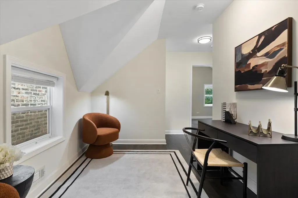 3439 North Paulina Street Chicago IL 60657