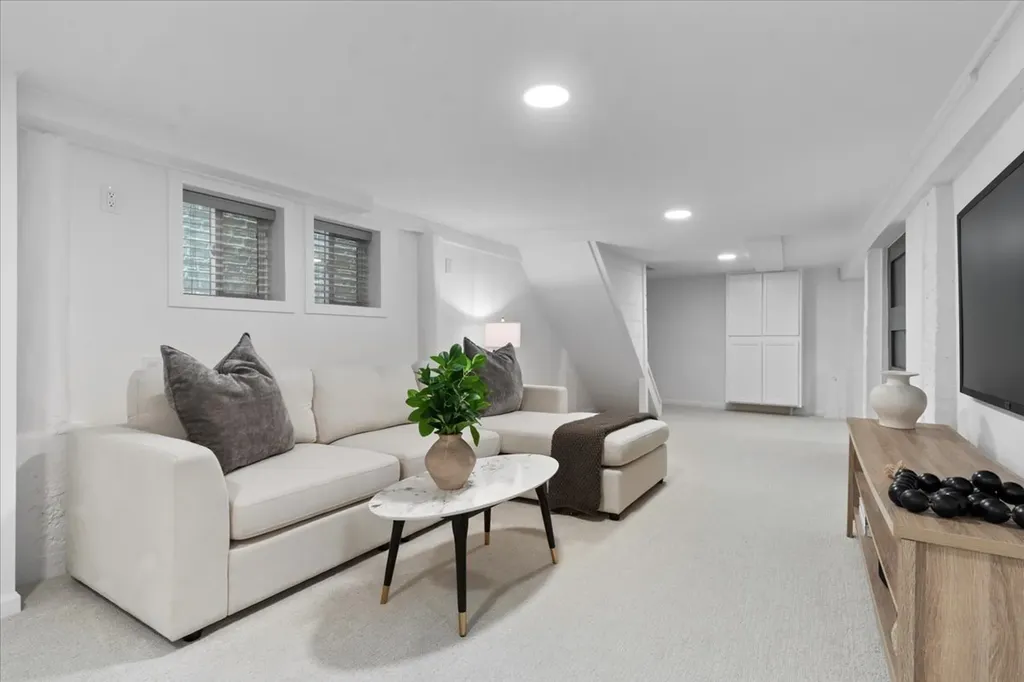 3439 North Paulina Street Chicago IL 60657