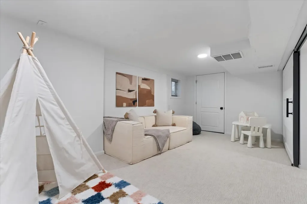 3439 North Paulina Street Chicago IL 60657