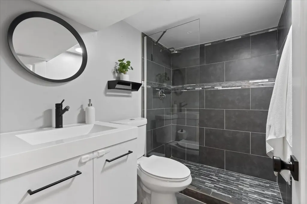 3439 North Paulina Street Chicago IL 60657