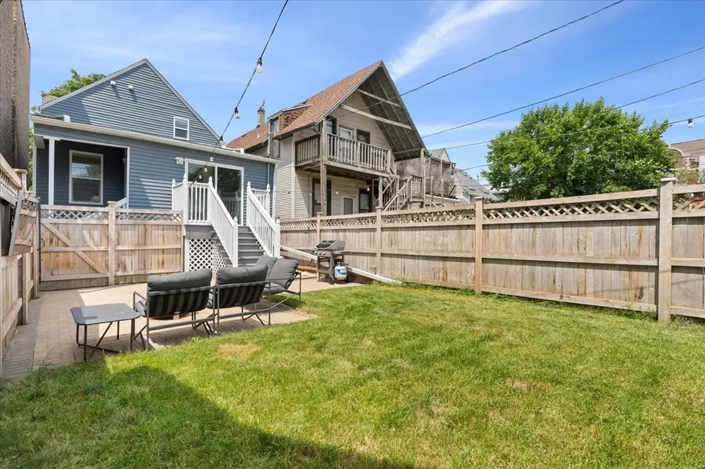 3439 North Paulina Street Chicago IL 60657