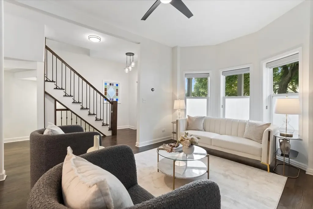 3439 North Paulina Street Chicago IL 60657