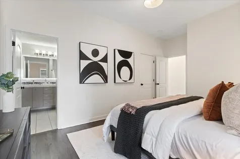 3439 North Paulina Street Chicago IL 60657