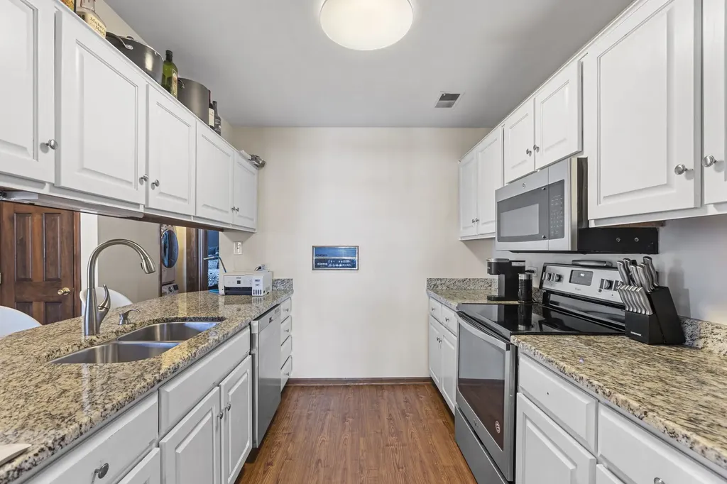 204 Racquet Club Court Hinsdale IL 60521