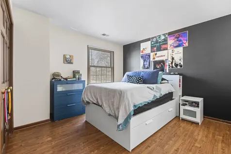 204 Racquet Club Court Hinsdale IL 60521