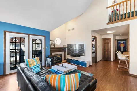 204 Racquet Club Court Hinsdale IL 60521
