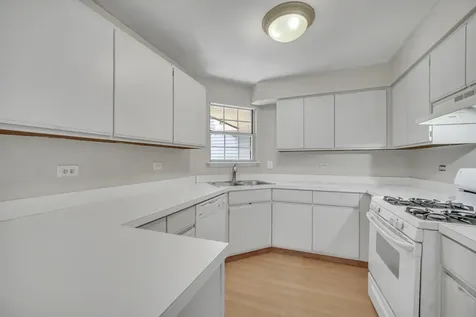 1308 Coldspring Road Carol Stream IL 60188