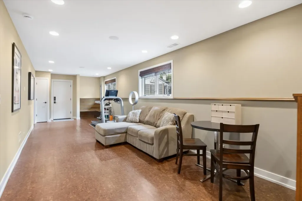 687 South Spring Road Elmhurst IL 60126