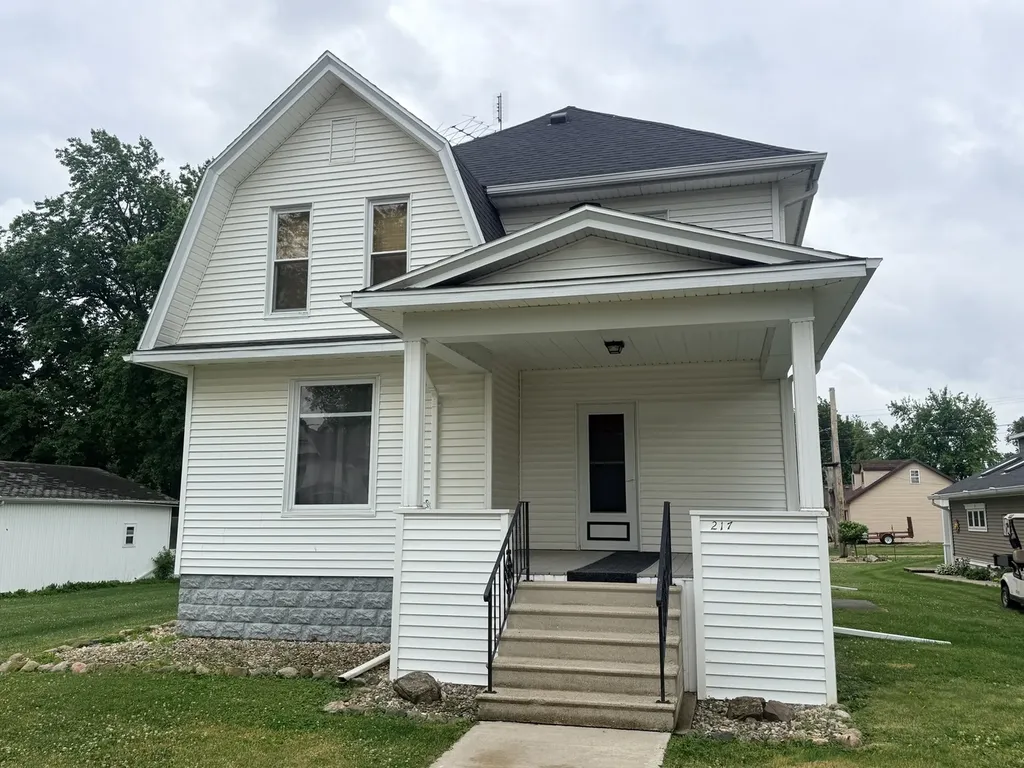 217 West Chestnut Street Compton IL 61318
