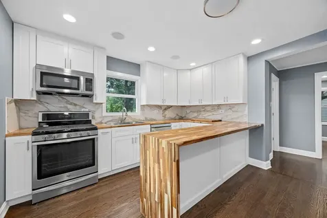 9725 Normandy Avenue Oak Lawn IL 60453