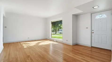 2213 Mayfair Avenue Westchester IL 60154