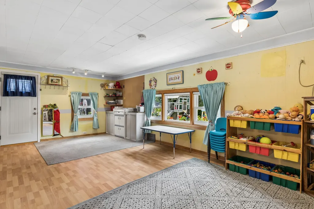 1044 Charing Cross Road Lombard IL 60148