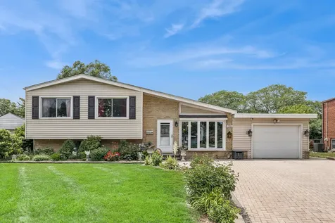 1044 Charing Cross Road Lombard IL 60148