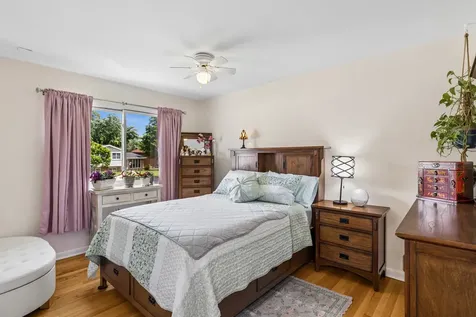 1044 Charing Cross Road Lombard IL 60148
