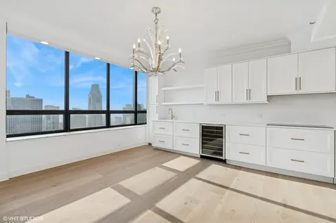 180 East Pearson Street Chicago IL 60611