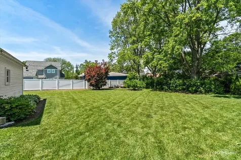 417 South 13th Avenue St. Charles IL 60174
