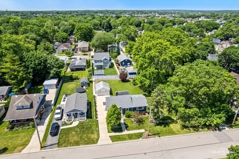 417 South 13th Avenue St. Charles IL 60174