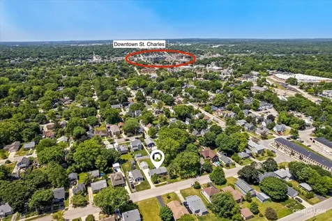 417 South 13th Avenue St. Charles IL 60174