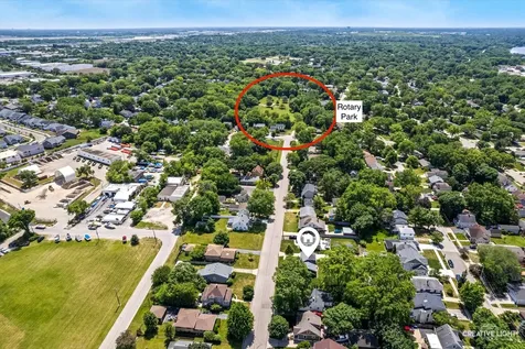 417 South 13th Avenue St. Charles IL 60174