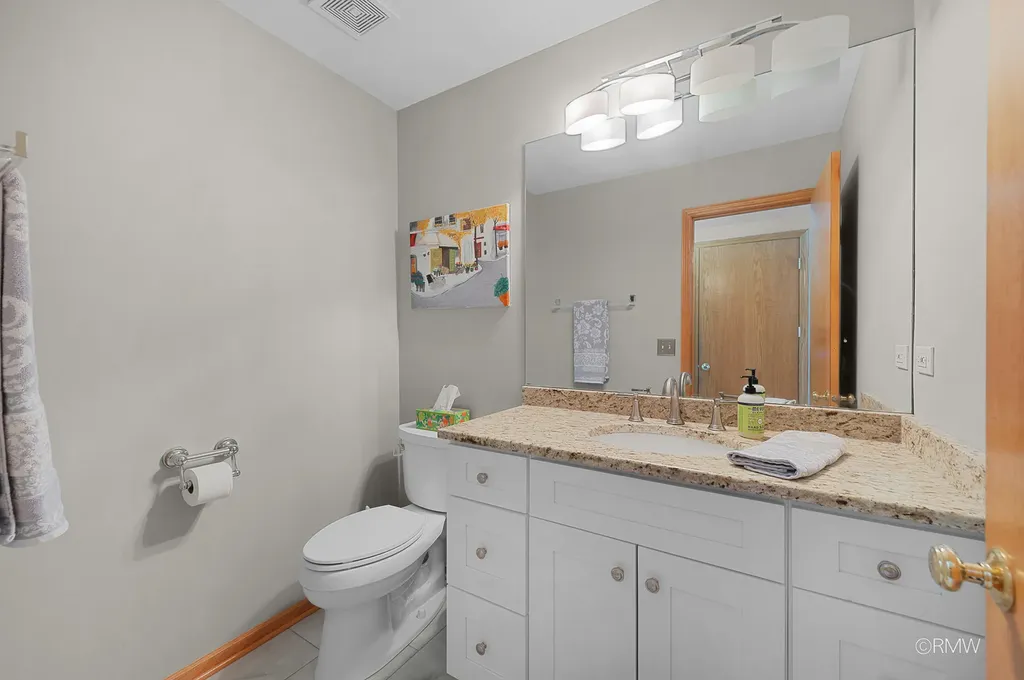 1216 West Grove Street Addison IL 60101