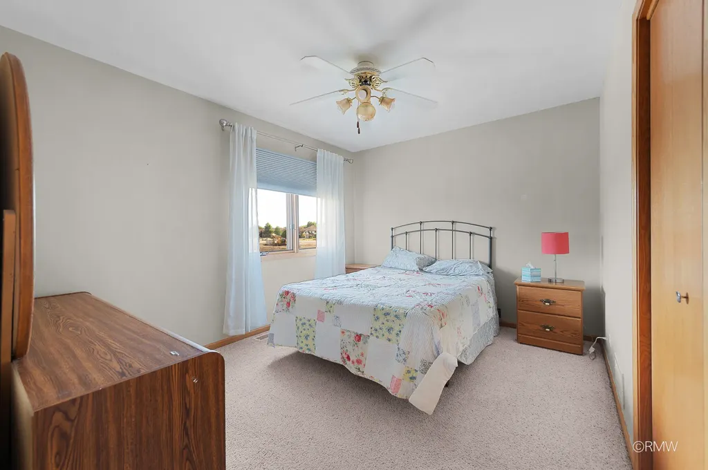 1216 West Grove Street Addison IL 60101