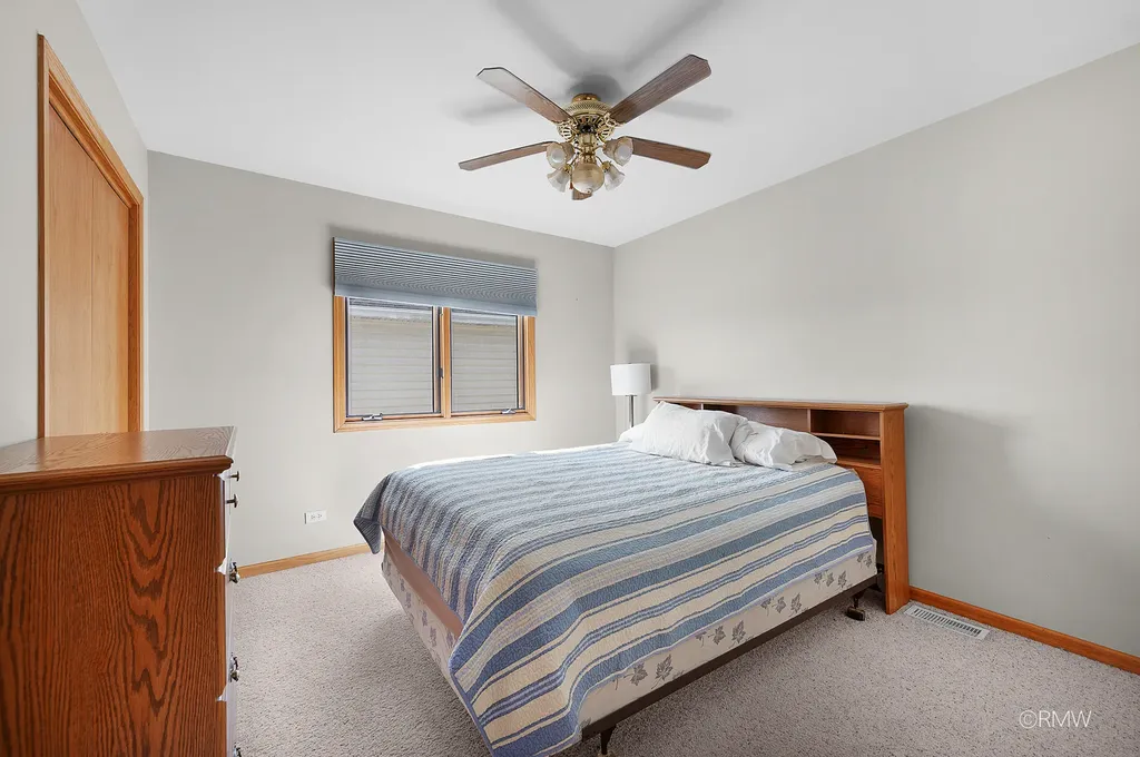 1216 West Grove Street Addison IL 60101