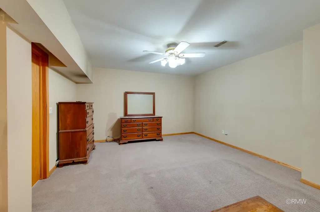 1216 West Grove Street Addison IL 60101