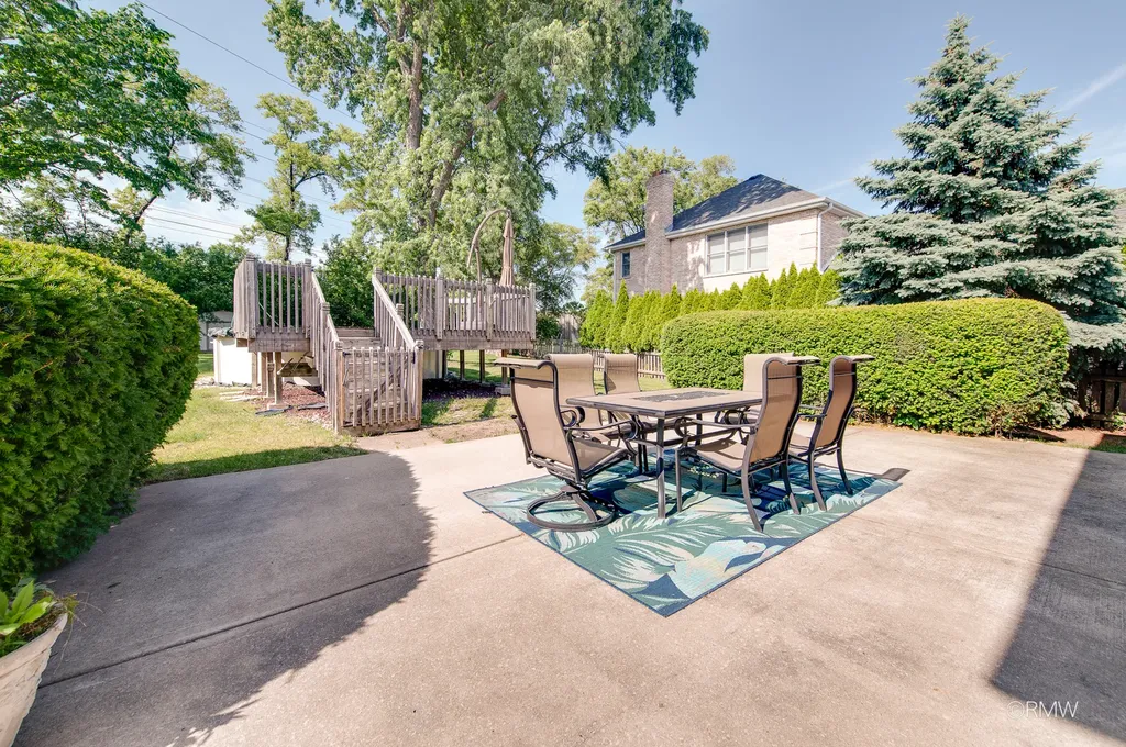 1216 West Grove Street Addison IL 60101