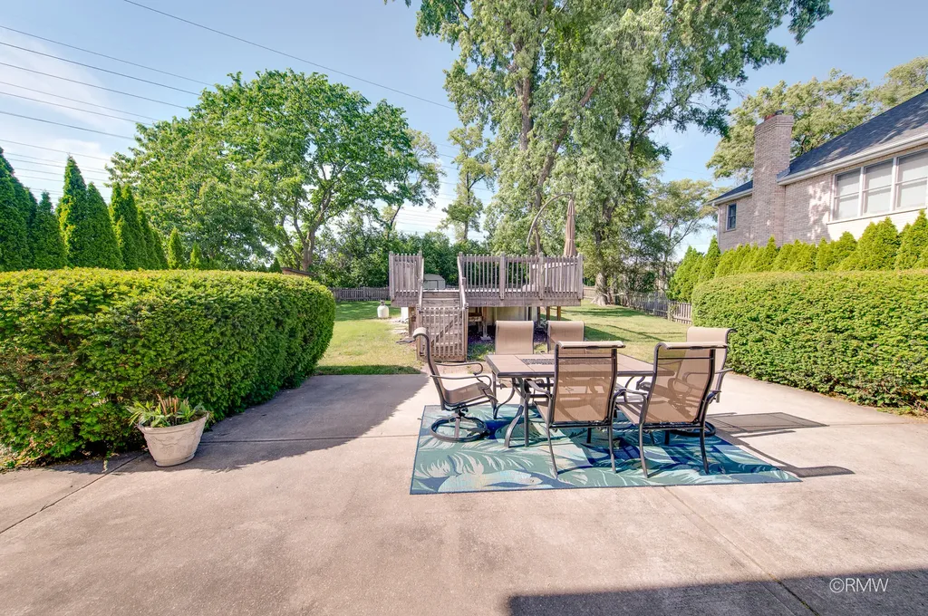1216 West Grove Street Addison IL 60101