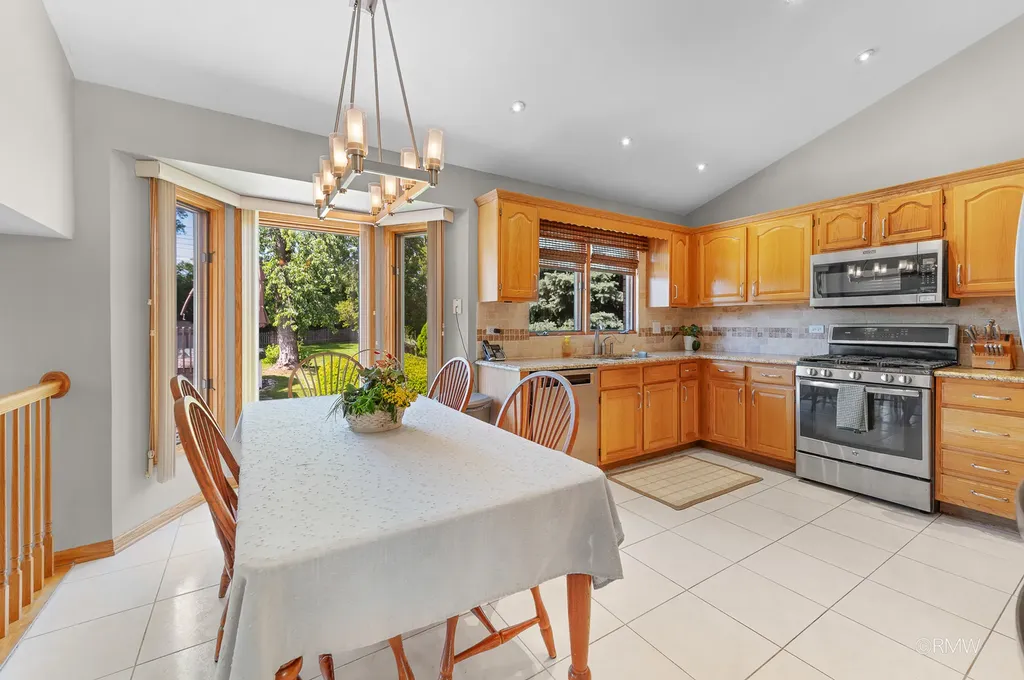 1216 West Grove Street Addison IL 60101