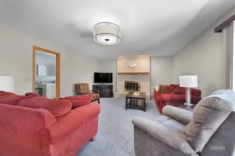 1216 West Grove Street Addison IL 60101