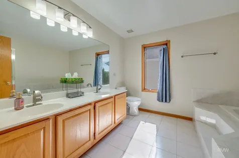 1216 West Grove Street Addison IL 60101
